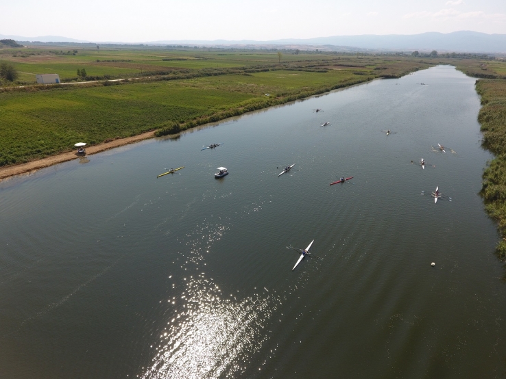 &Sigma;&tau;&omicron; &epsilon;&pi;ί&kappa;&epsilon;&nu;&tau;&rho;&omicron; &tau;&eta;&sigmaf; &epsilon;&lambda;&lambda;&eta;&nu;&iota;&kappa;ή&sigmaf; &kappa;&omega;&pi;&eta;&lambda;&alpha;&sigma;ί&alpha;&sigmaf; &eta; &lambda;ί&mu;&nu;&eta; &tau;&omicron;&upsilon; &Pi;&epsilon;&theta;&epsilon;&lambda;&iota;&nu;&omicron;ύ